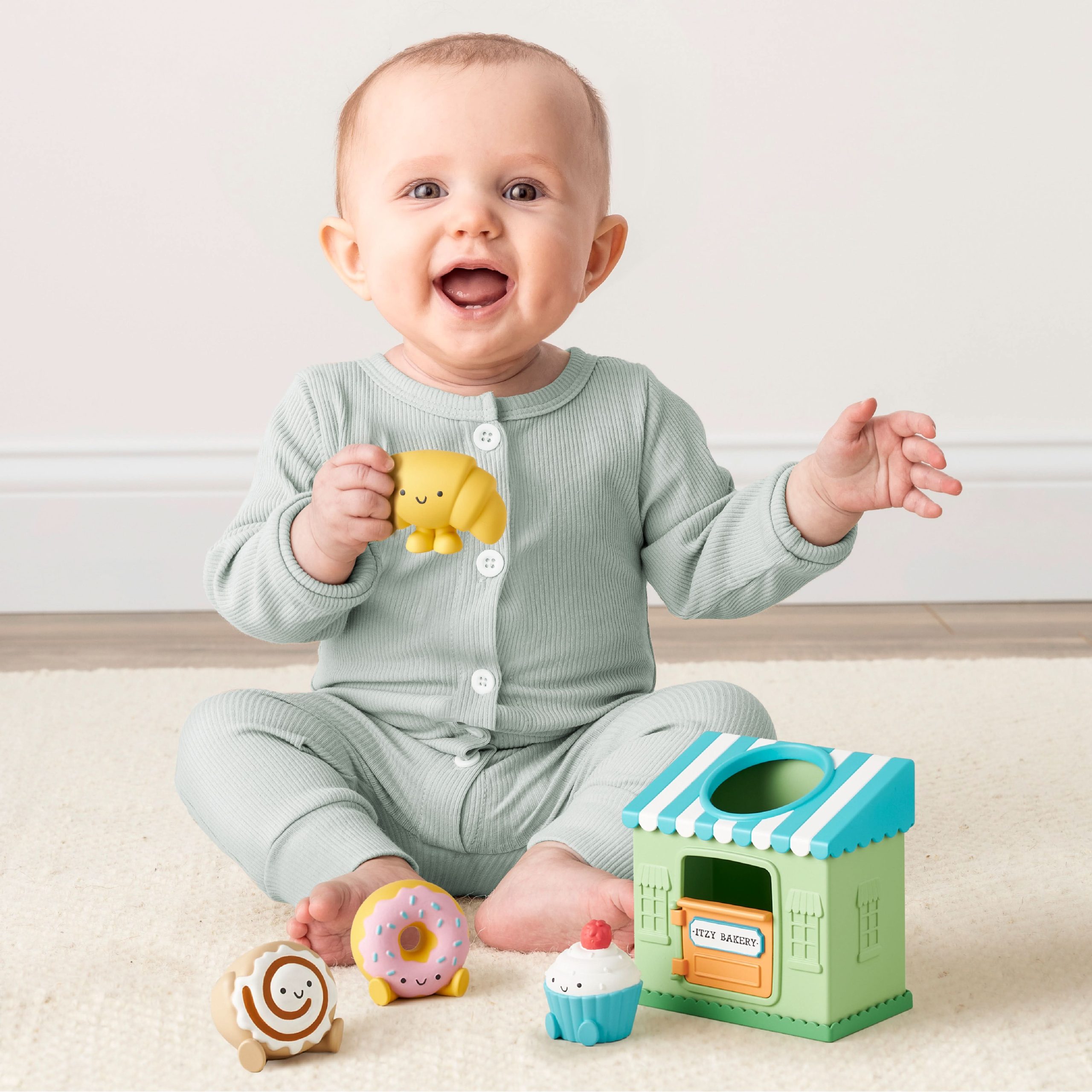 Itzy Play™ Put & Take Toy - Image 2